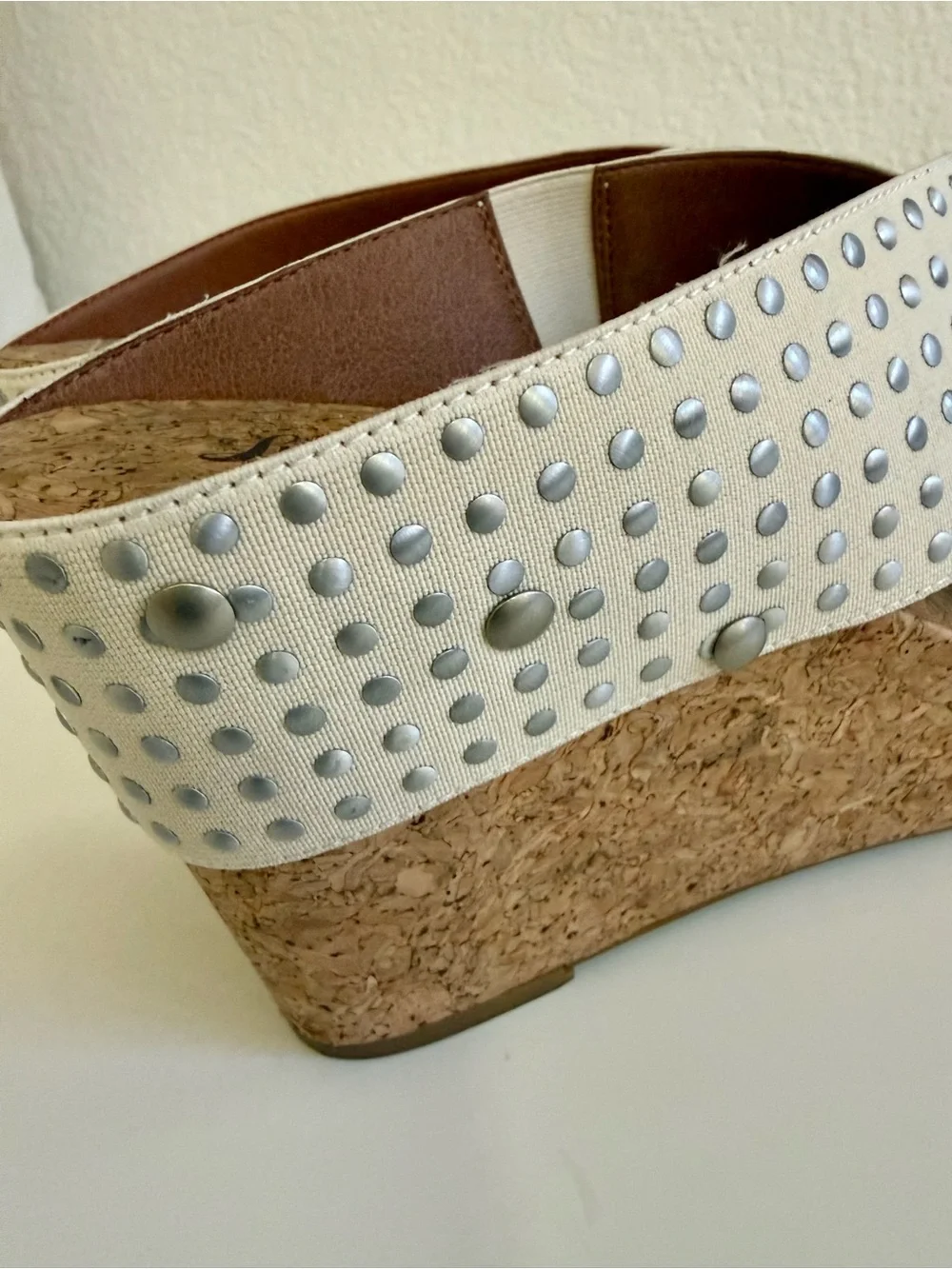 Lucky Brand | Miller Studded Cork Wedge Sandals | Ivory | 9.5